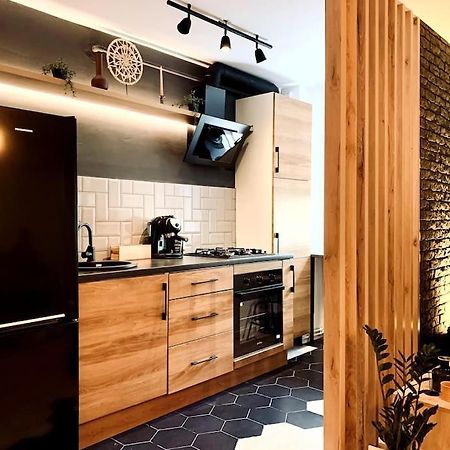 דירות בוקרשט Heart Of The City - Modern Studio With Balcony מראה חיצוני תמונה